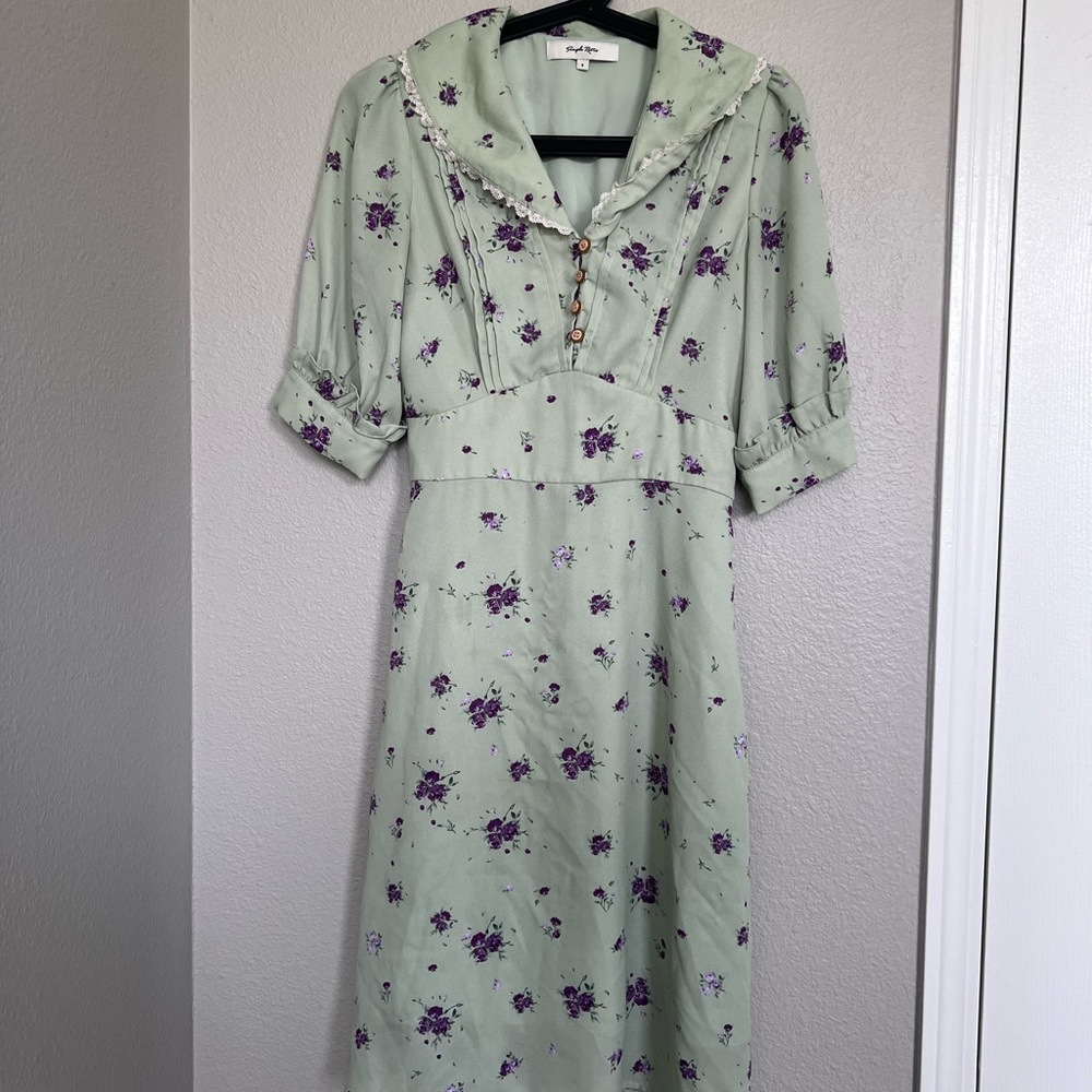 SIMPLE RETRO LIGHT GREEN FLOWER DRESS SIZE SMALL